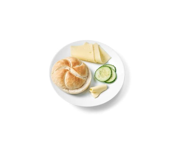 En frukostmacka på en tallrik