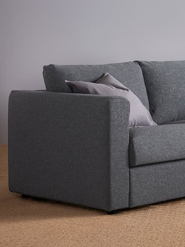 En grå VIMLE sofa.