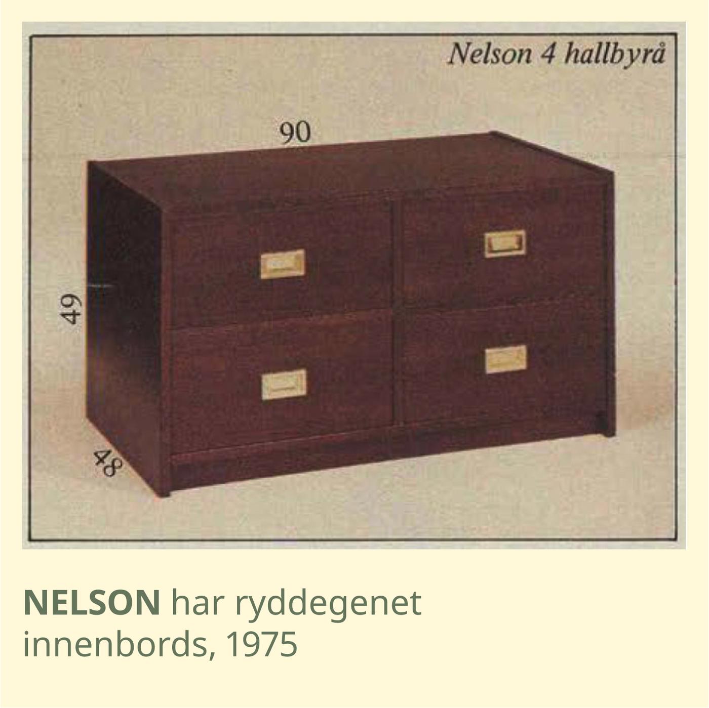 En run kommode med 4 skuffer.