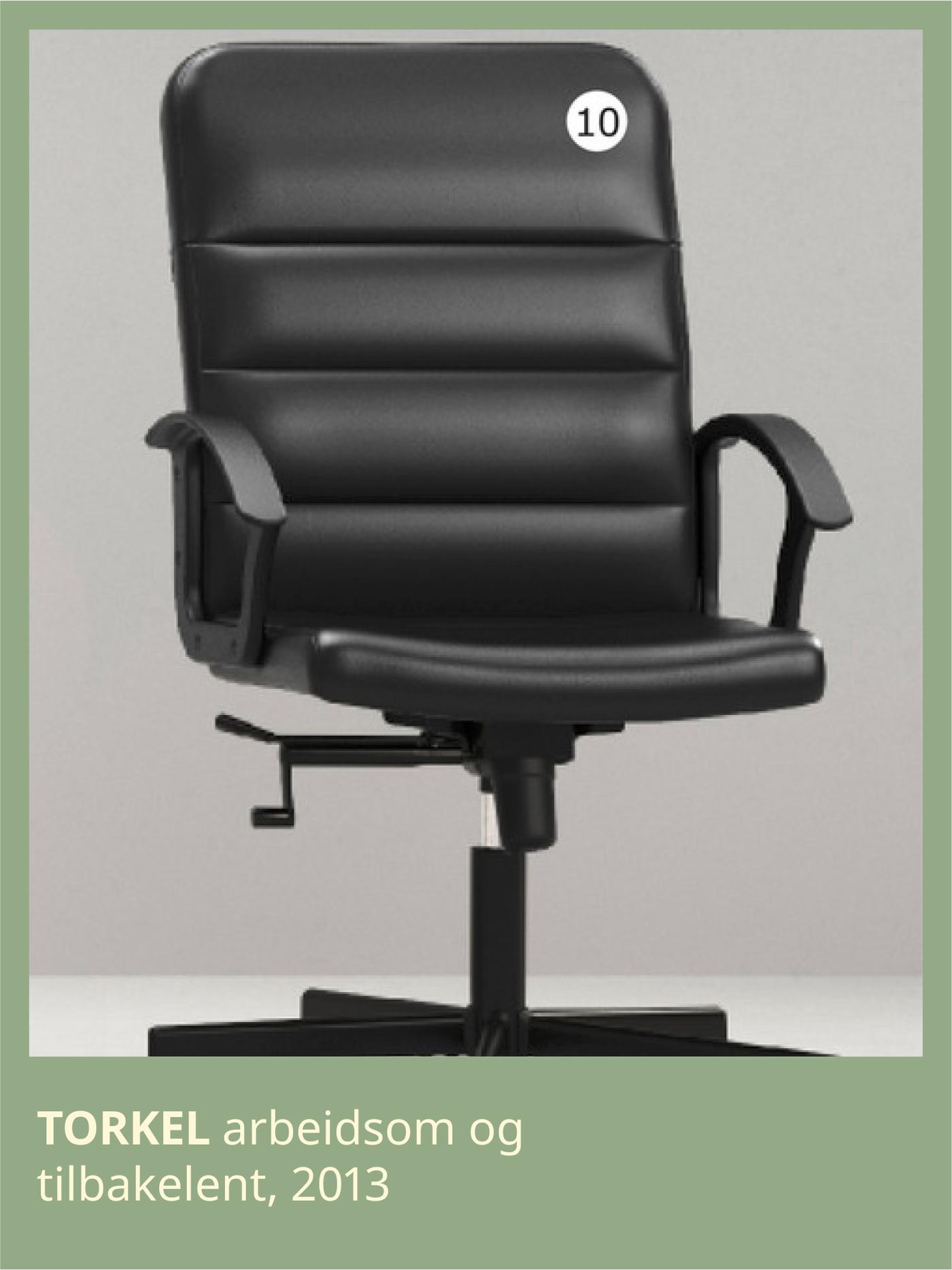 En sort kontorstol. 