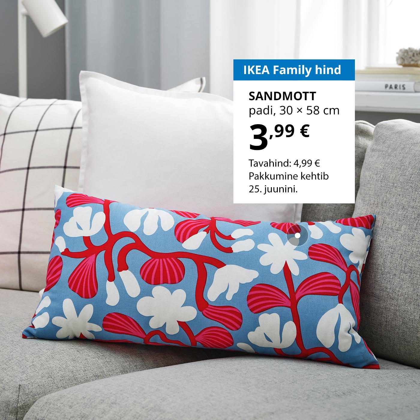 Eripakkumine IKEA Family klubiliikmetele: helesinise ja erkpunase taimemustriga SANDMOTT padi, mis maksab 3,99 € (tavahind 4,99 €).