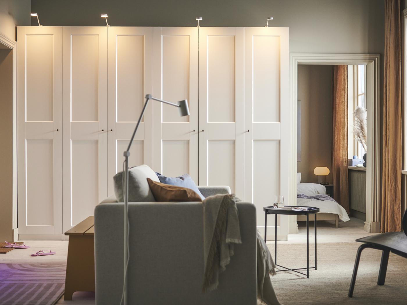 Wunderbar Ikea Kleiderschrank Pax Mit Tueren Fotosbrend5773