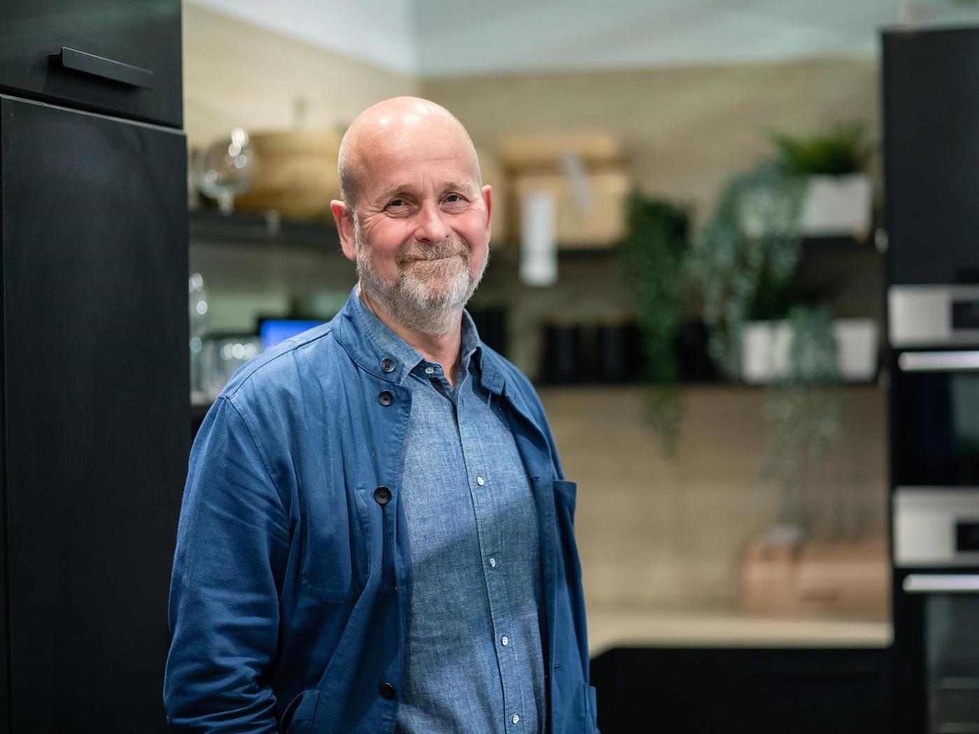 Es ist Peter Jelkeby zu sehen.