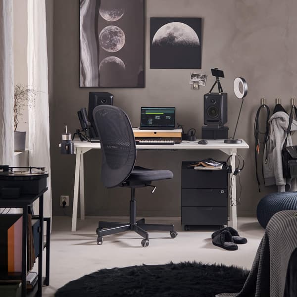 Escritorio con silla para gaming
