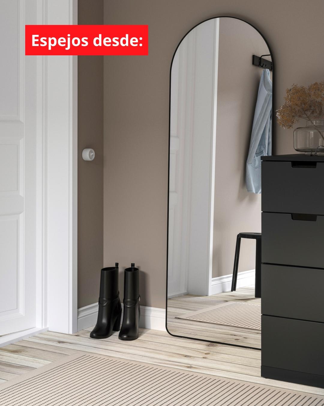 Espejo apoyado en la pared