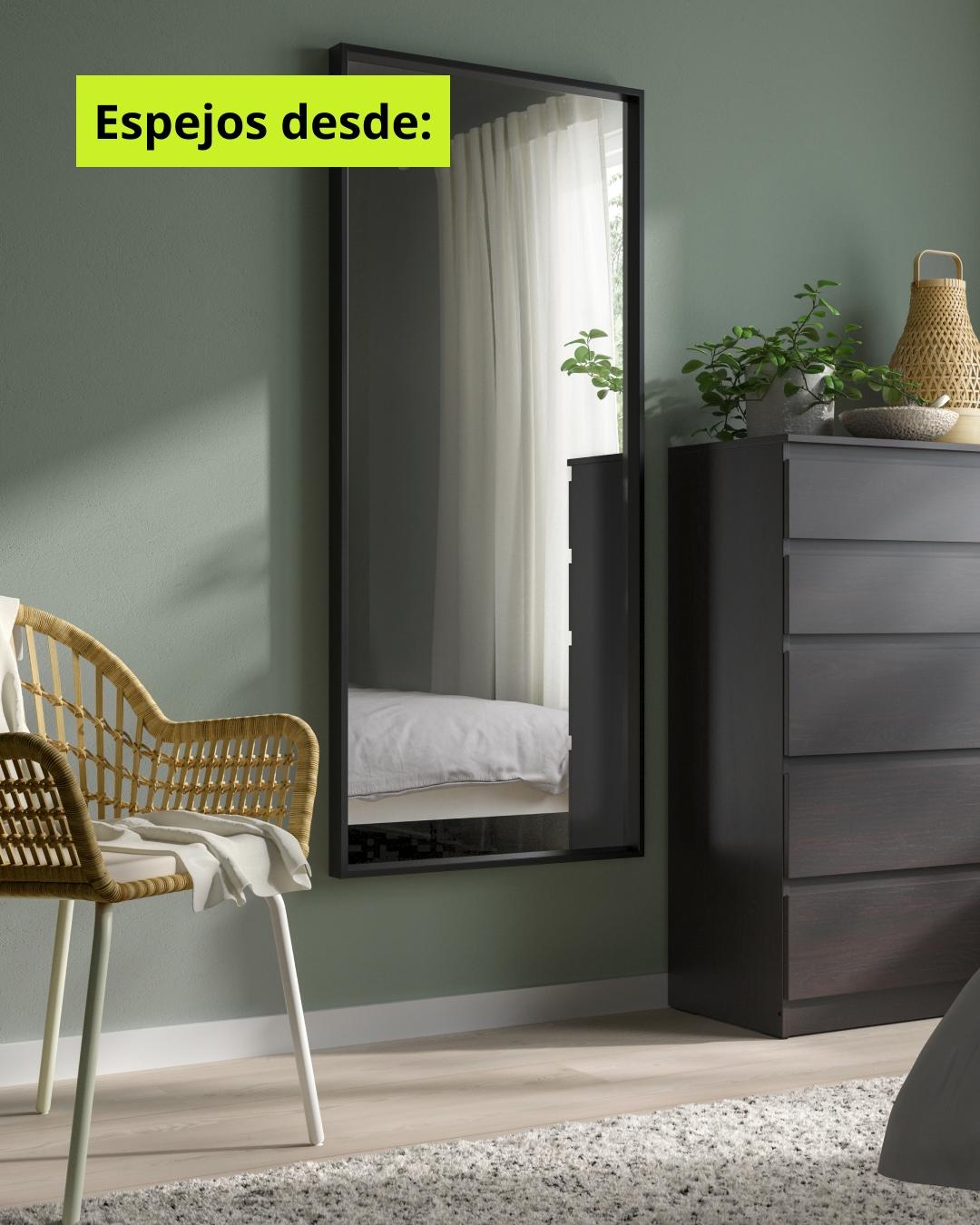 Espejo con borde negro con llamado desde