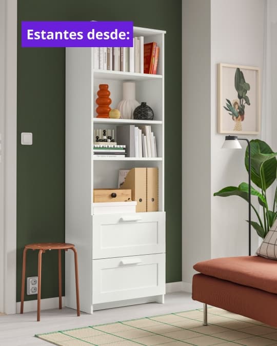 Estante blanco BRIMNES con productos de oficina en su interior, con llamado desde