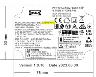 Etiqueta tècnica del carregador USB ÅSKSTORM 40W d’IKEA, amb informació de potència, certificacions i número de model ICPSW5-40-1.
