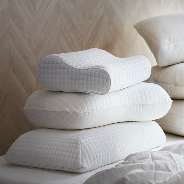 Experience the ergonomic pillow effect