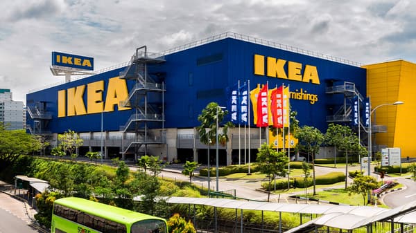 Exterior of IKEA Tampines, with 