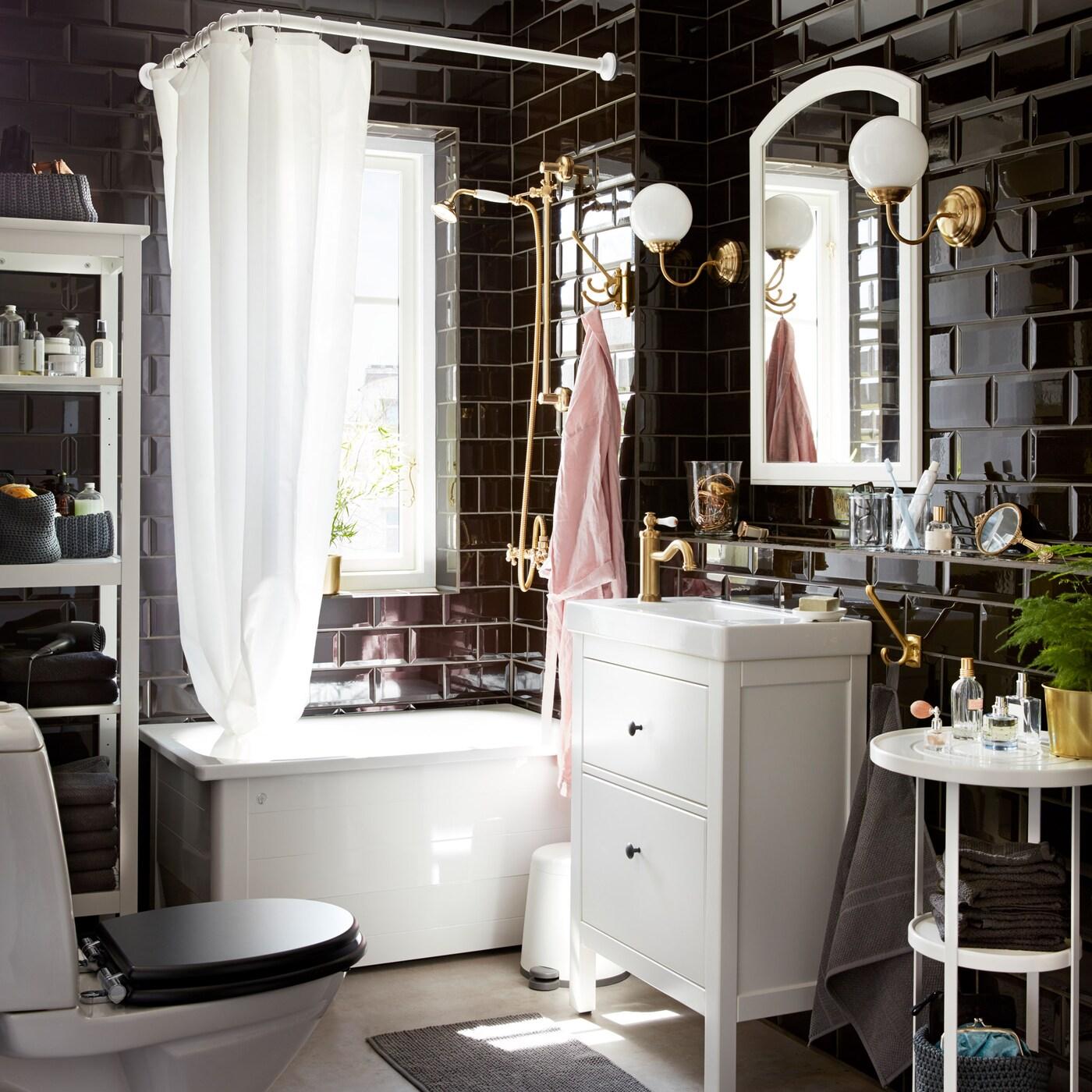 Hochmodernes Badezimmer im Stil des 20. Jahrhunderts - IKEA Hochmodernes Badezimmer im Stil des 20. Jahrhunderts - IKEA