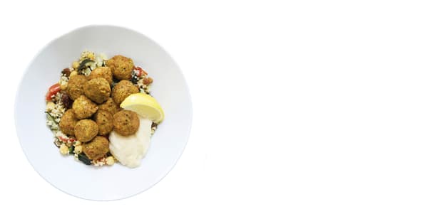 falafelové kuličky a kus kus