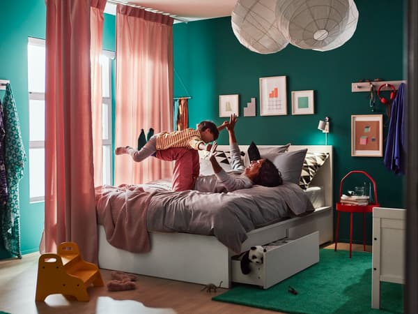 Family fun around the table