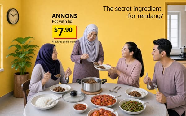 Family sharing a home-cooked meal around the dining table, served from an ANNONS pot.