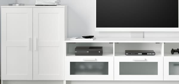 Fernseherregal mit einem Satrecorder mit glasdurchsichtigen Laden unten.