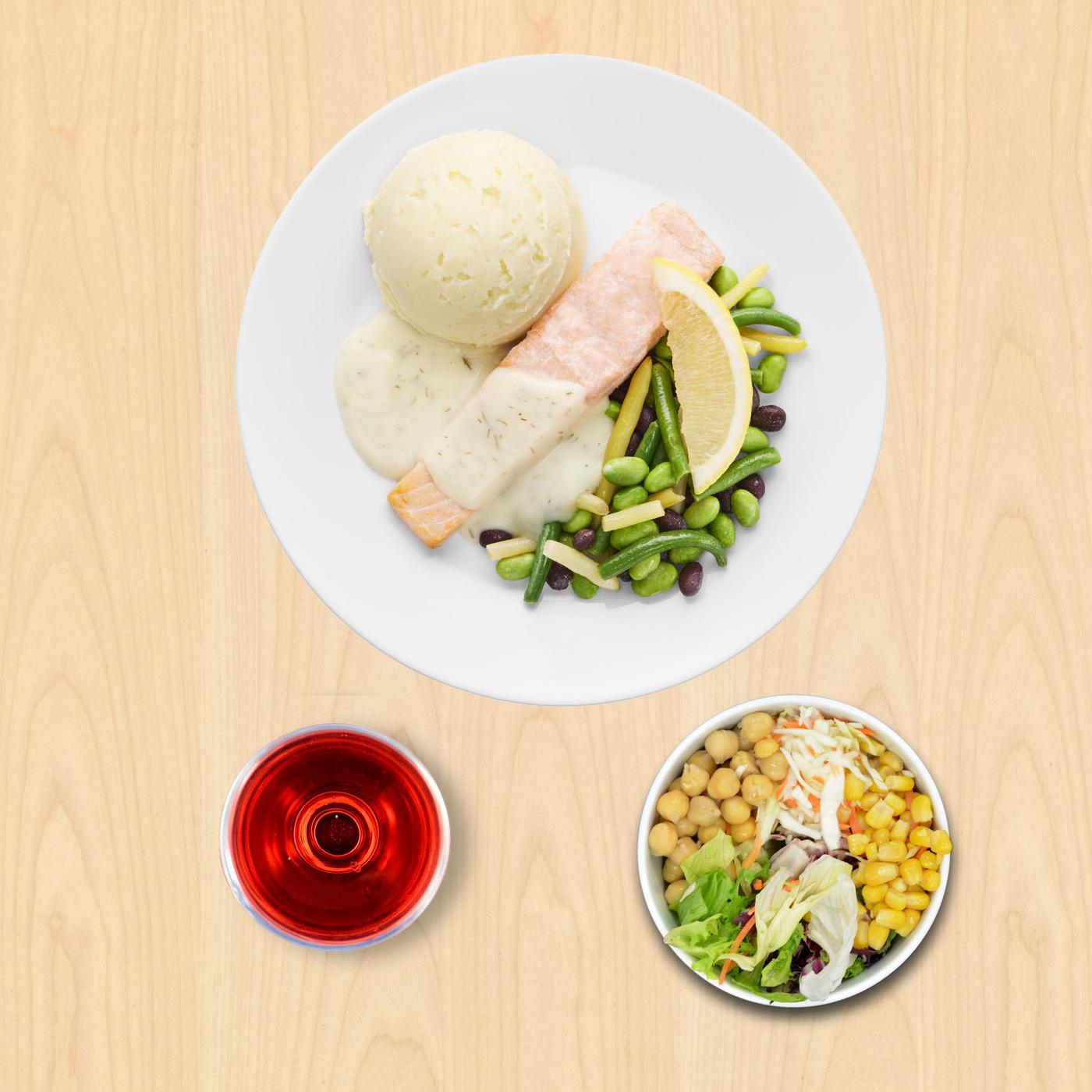 Filet lososa s prilogom, salatom i pićem za 8,49 €