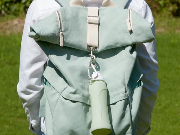 Fjärma fľaša na vodu.