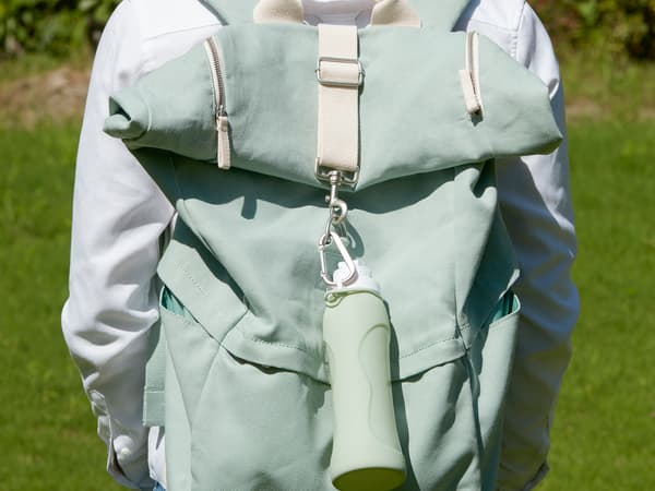 Fjärma lahev na vodu.