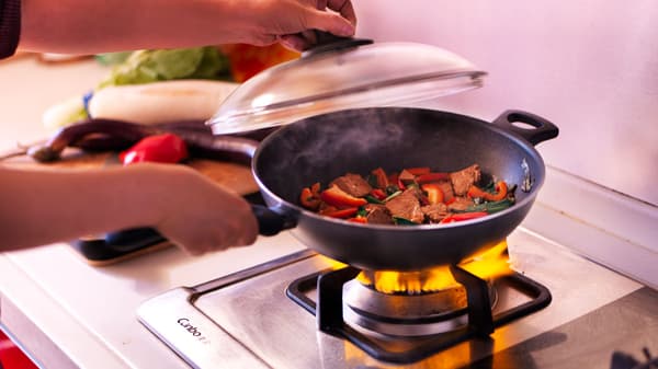 Fleisch, Fisch und Geflügel immer ausreichend erhitzen gegen Keime.