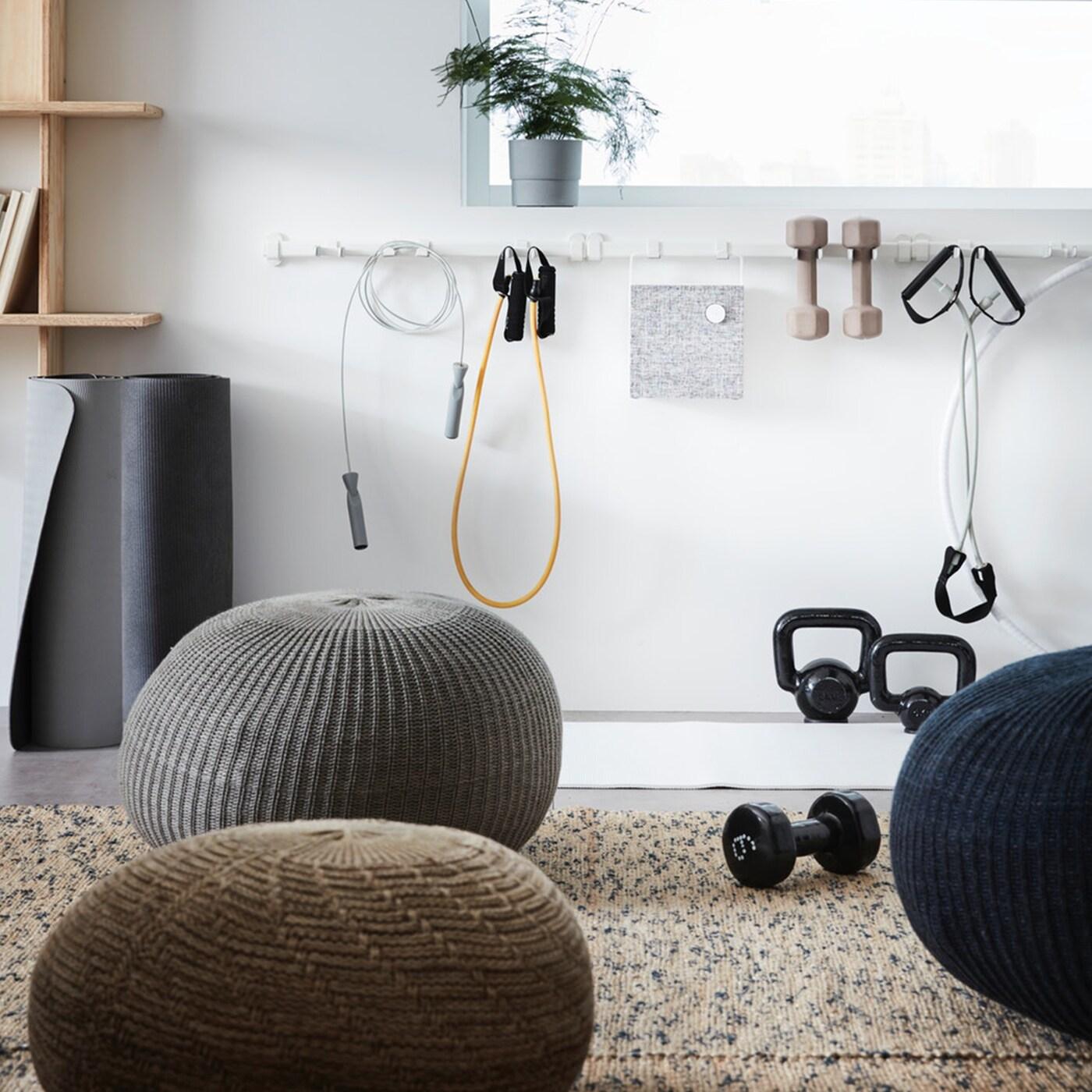Footstools & pouffes.