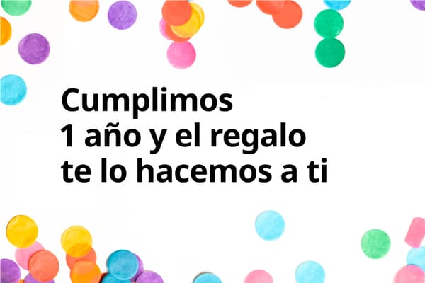 Foto de aniversario con fondo con confetti el slogan de la campaña