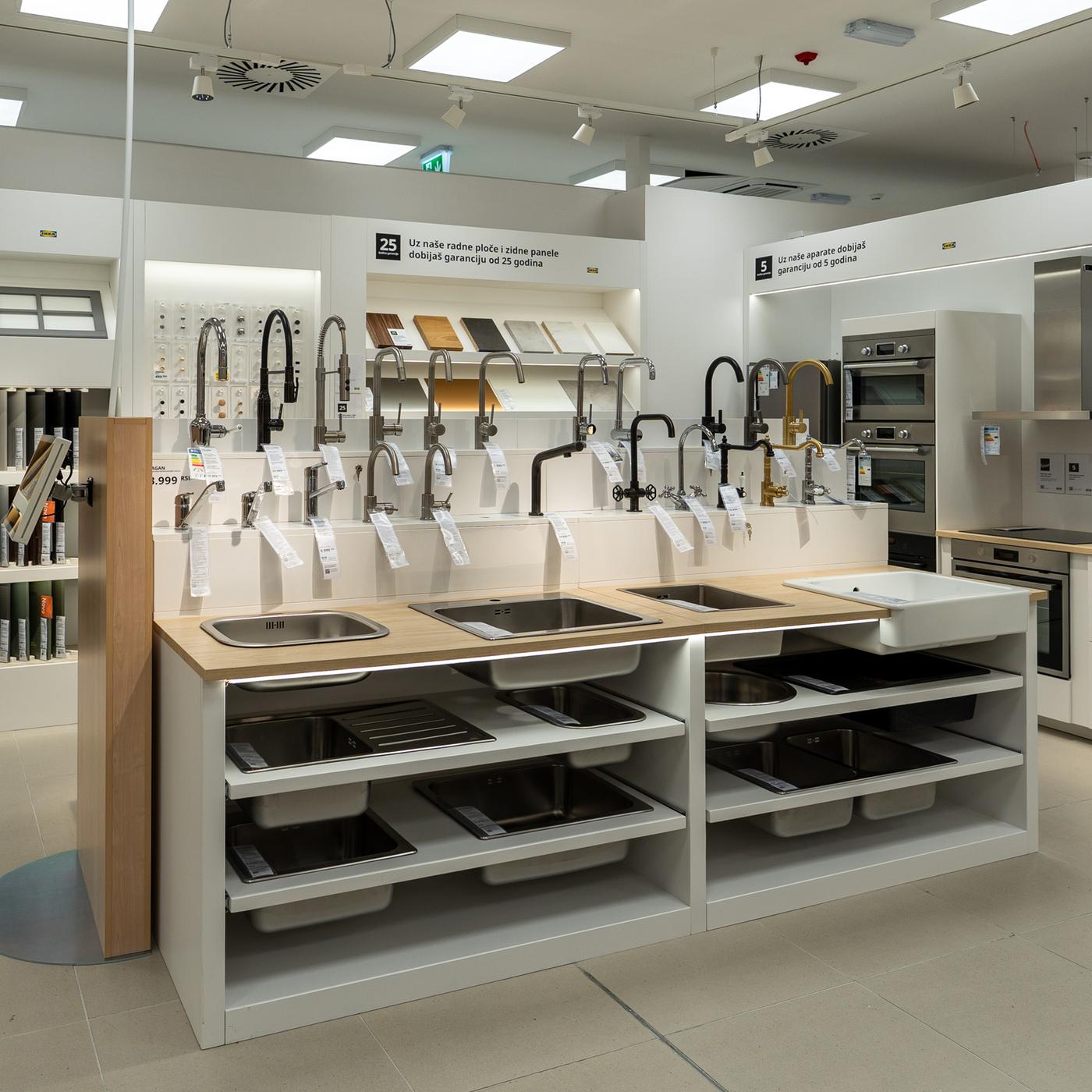 Fotografija dostupnih sudoperi i česama u Studiju za planiranje Novi Beograd.