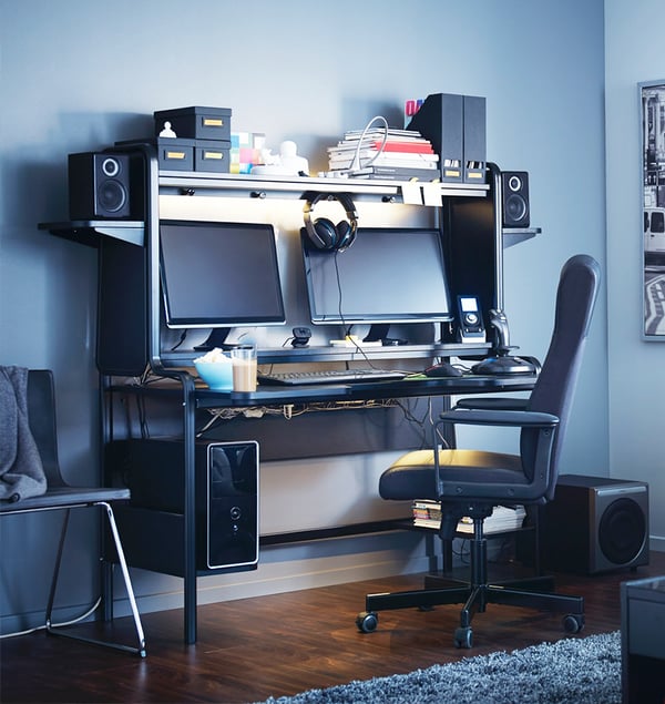 FREDDE black gaming desk with gamin chair and lights