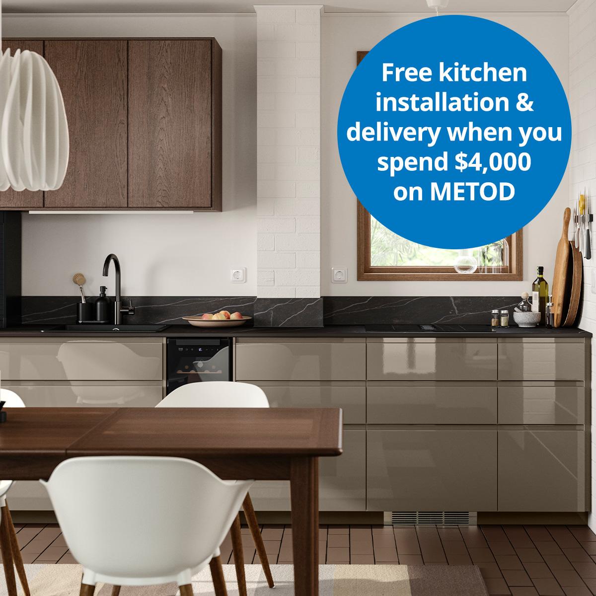 Free kitchen installation & delivery service. METOD kitchen cabinets and drawer fronts in kitchen setting.
