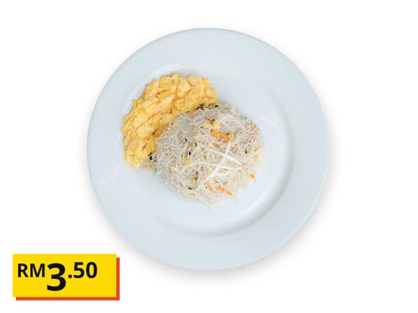 Fried Beehoon Singapore with scrambled eggs