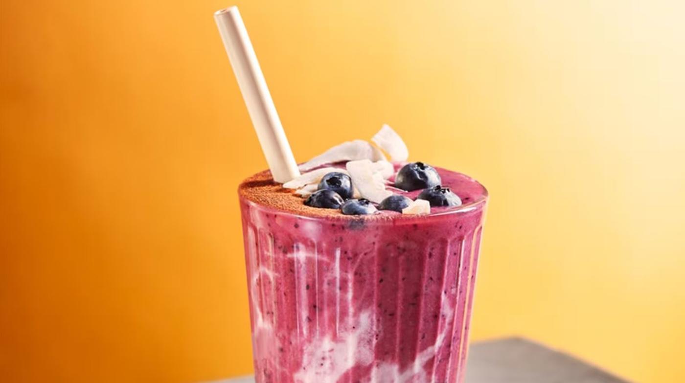 Frühstückssmoothie mit Haferdrink und Roter Beete