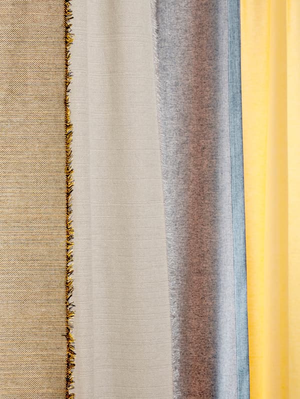 Függönyök a VÄXELBRUK kollekcióból.