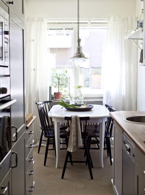 Full-height cabinets mean plenty of storage