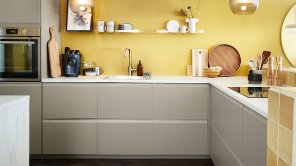 To the kitchen doors and fronts