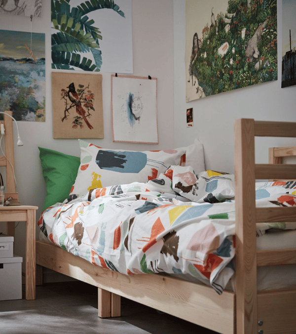 Funda nórdica colorida para o dormitorio.