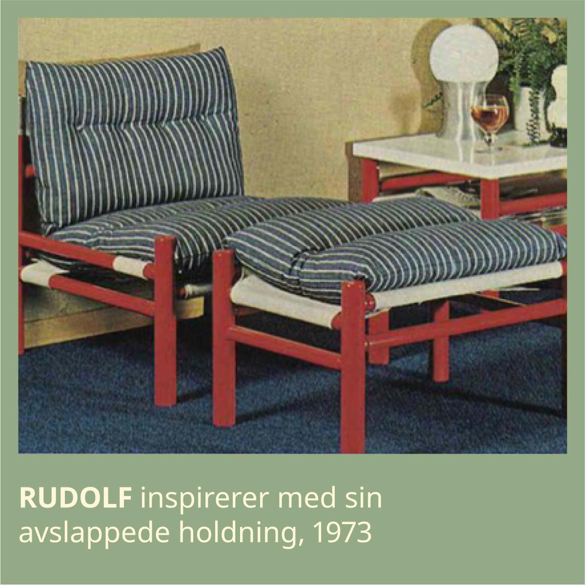 Gamle utemøbler i rød farge. 