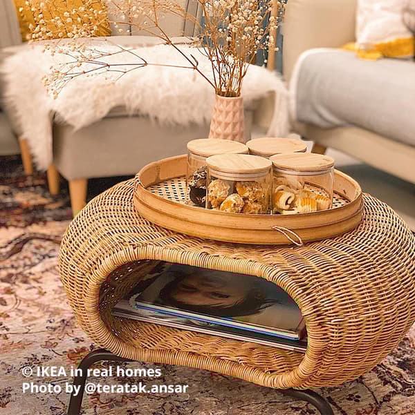 GAMLEHULT coffee table with snacks