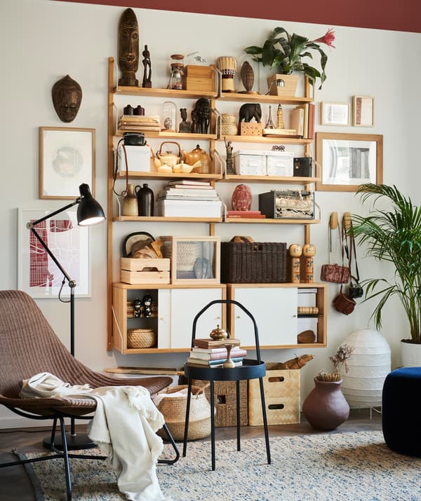 Garde tes objets de collection préférés à l’air libre et au vu de tous, sur une étagère.