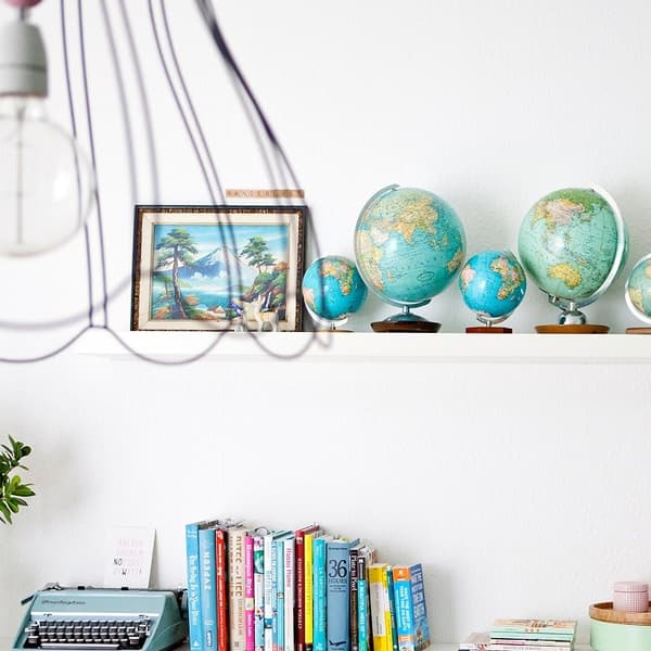 Gaublių paveikslėlis lentynoje