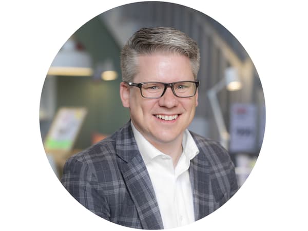 Geoffrey Macdonald ​