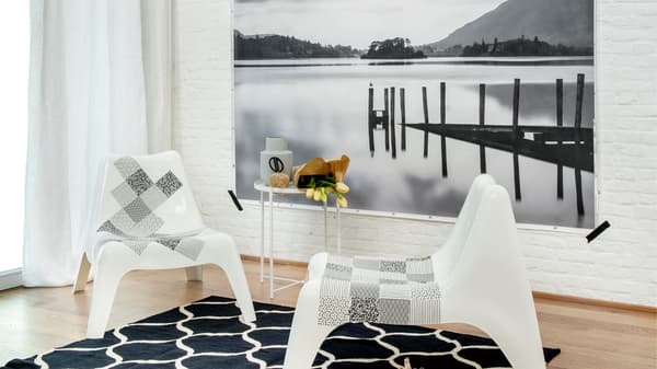 Gepimpte witte VAGO stoelen voor buiten op in zwarte mat 