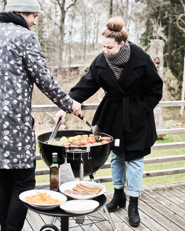 Get everyone barbecuing together.
