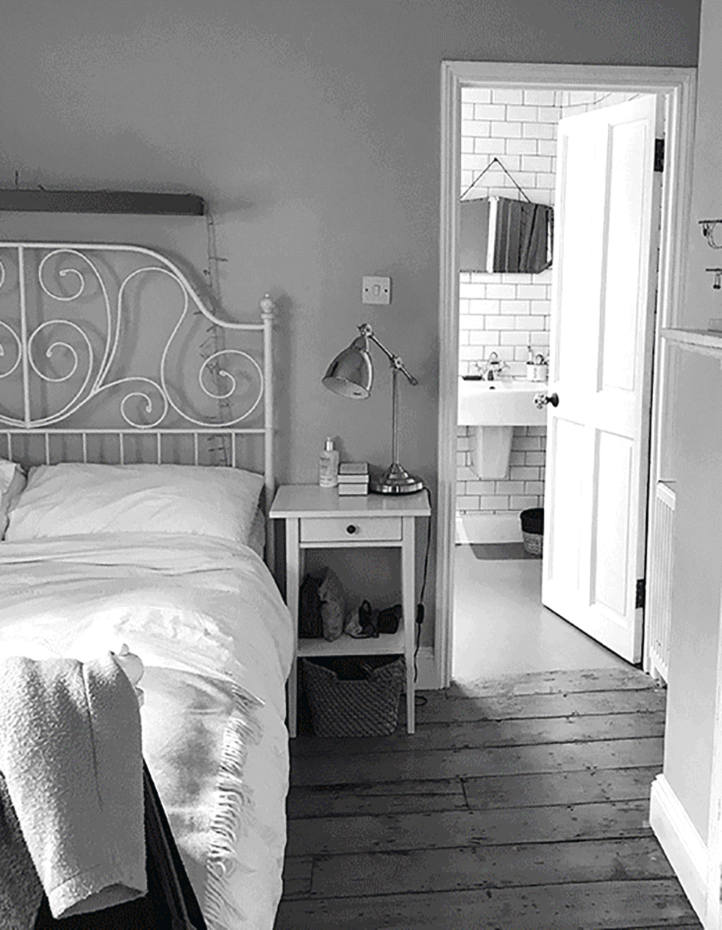 GIF montrant la chambre avant et après le relooking.