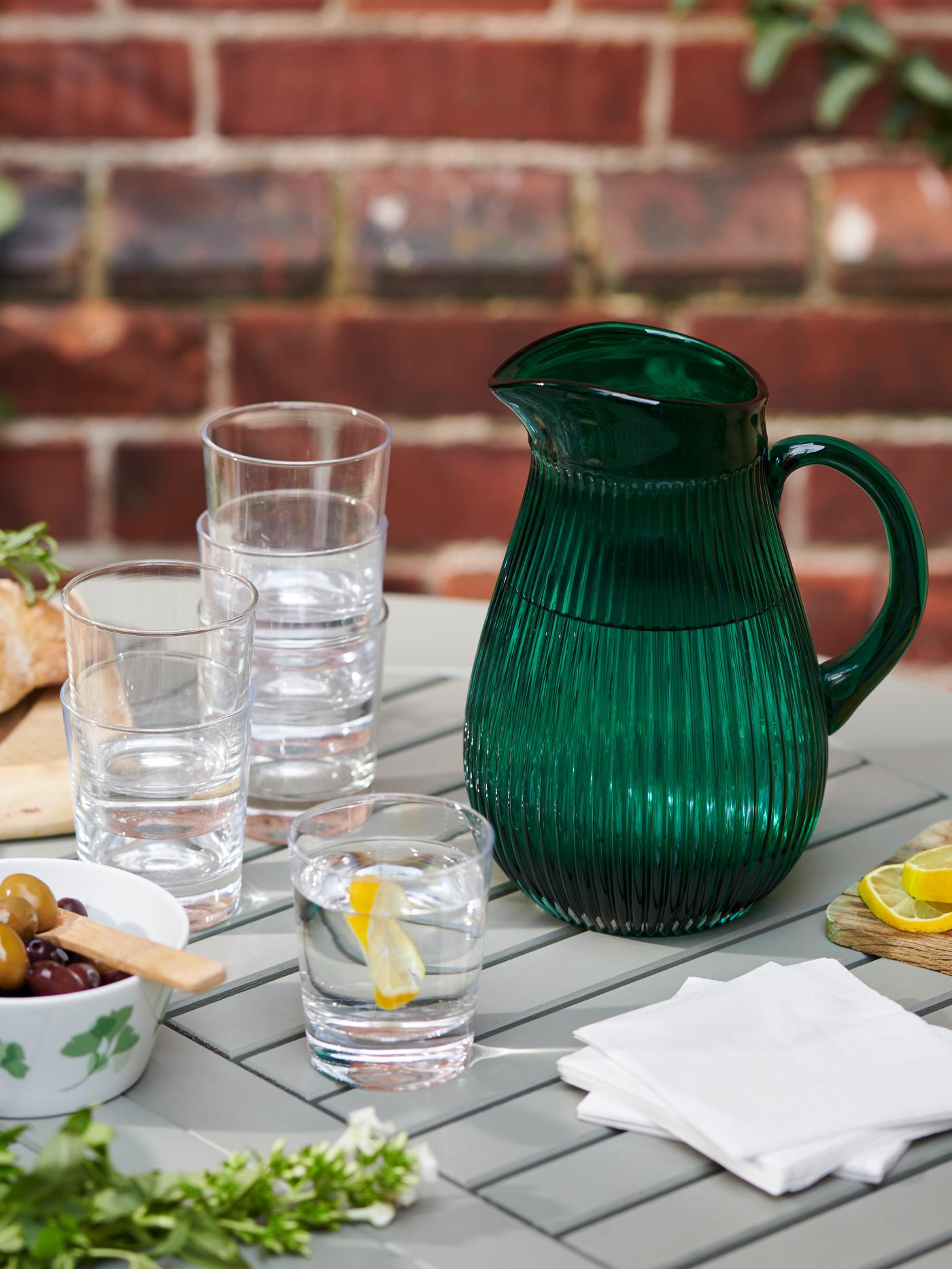 Glassware & jugs