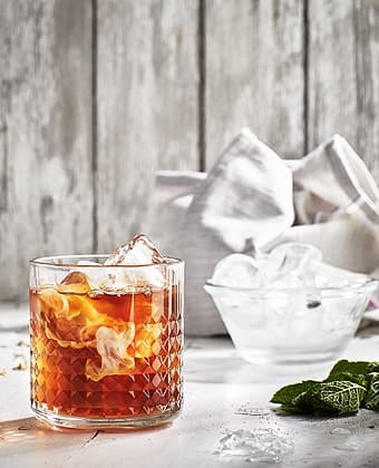 Gli infusi EGENTID sono una deliziosa alternativa al dessert, come la tisana fredda alla menta e cacao - IKEA