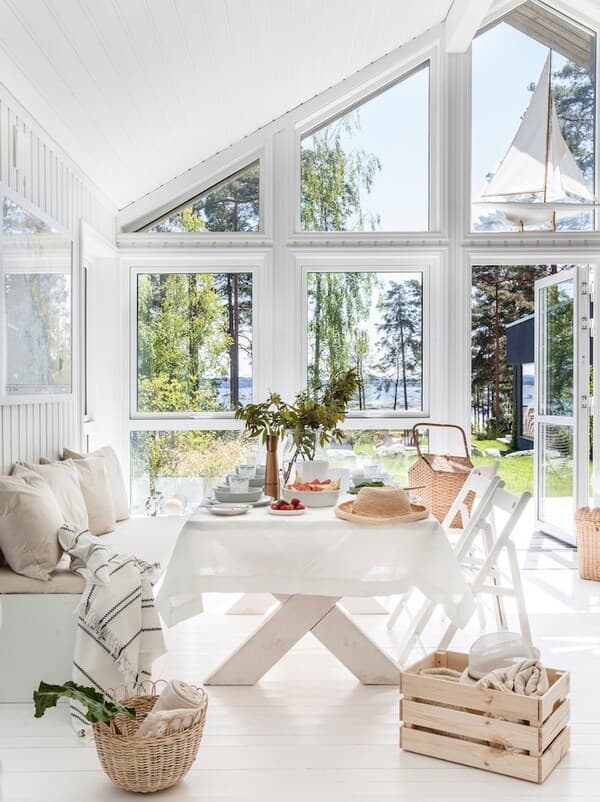 Gode opbevaringsløsninger er et must når mange samles i sommerhuset