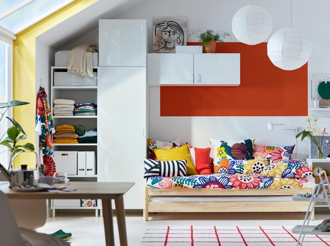 印象的なアイテムで小さなベッドルームを模様替え Ikea