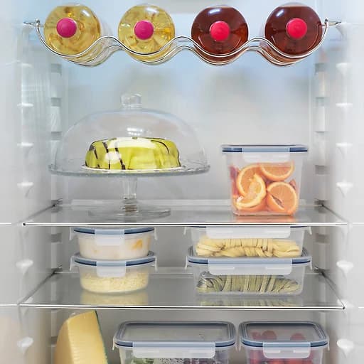 Guarda aliments en tàpers i pots de vidre hermètics.