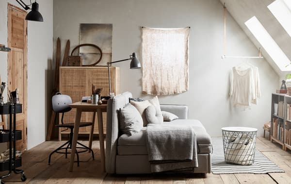 Guest room? Office? Relaxation zone? Yes.