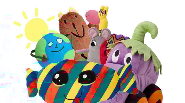 Gure SAGOSKATT peluxeak, Llama, Gozoki, Hartzatxo, Mundi, Alberjinia eta Sagutxo, marraztutako eguzki baten aurrean.