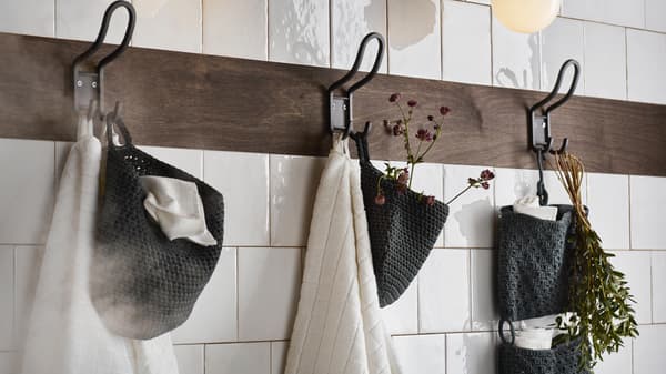 Hängeaufbewahrung hinter der Badezimmertür
